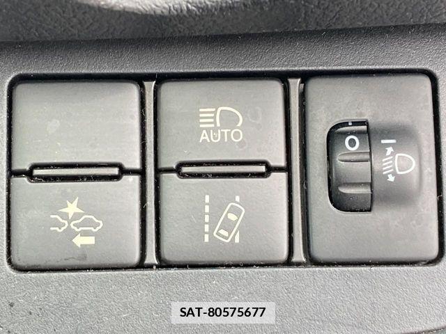 Toyota SIENTA 2017-11 7879424-2