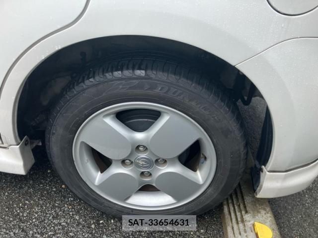 Toyota SIENTA 2005-01 7879440-11