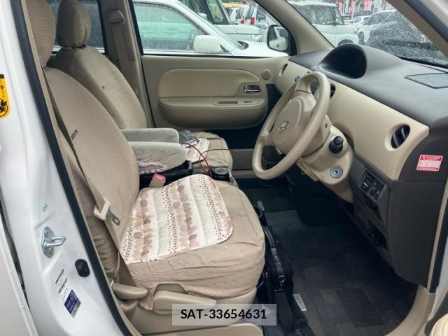 Toyota SIENTA 2005-01 7879440-14