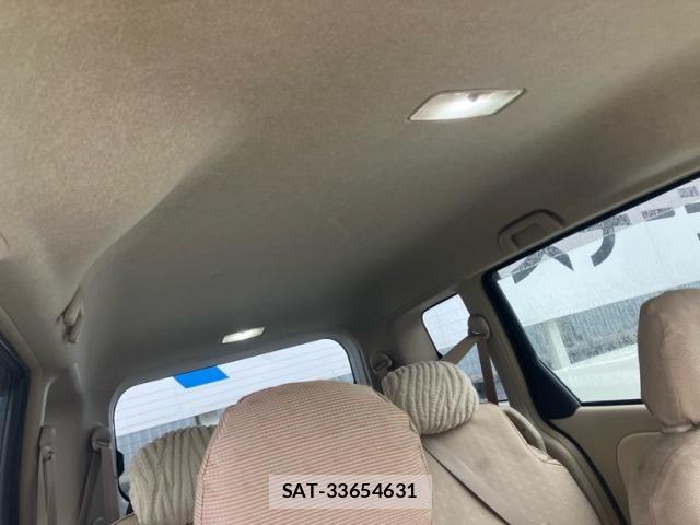 Toyota SIENTA 2005-01 7879440-17