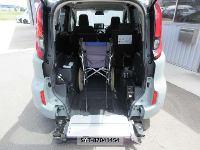Toyota SIENTA 2022-11 7879409-12