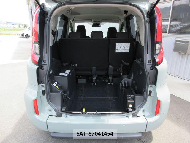 Toyota SIENTA 2022-11 7879409-18