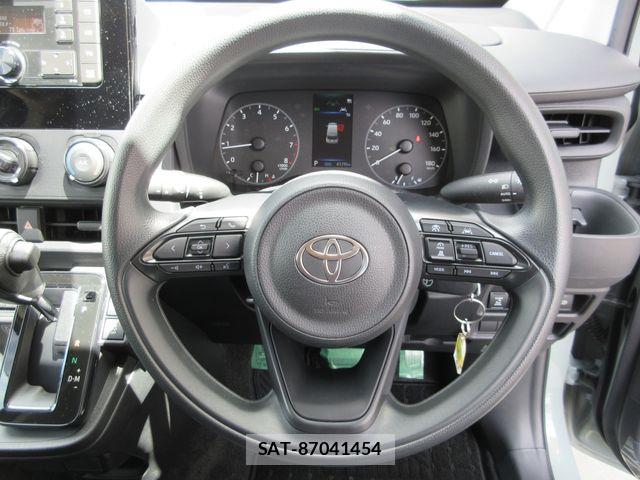 Toyota SIENTA 2022-11 7879409-20