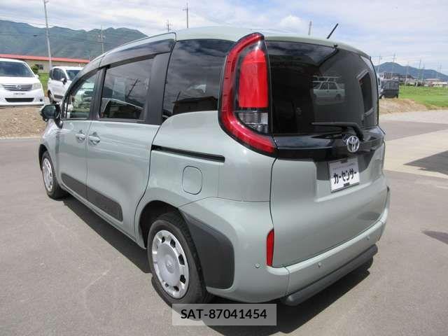 Toyota SIENTA 2022-11 7879409-6