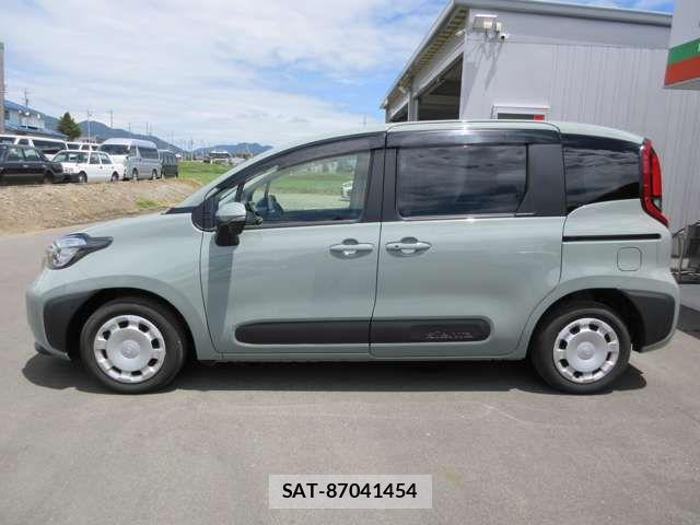 Toyota SIENTA 2022-11 7879409-7
