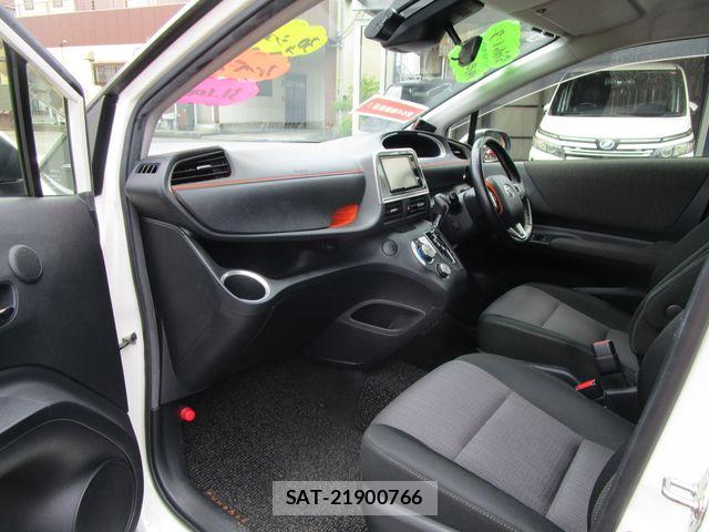 Toyota SIENTA 2018-12 7879421-12