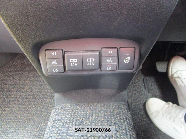Toyota SIENTA 2018-12 7879421-14