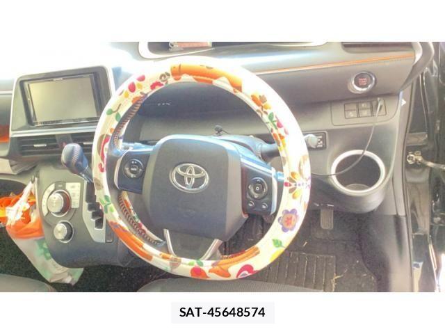 Toyota SIENTA 2017-11 7879419-12