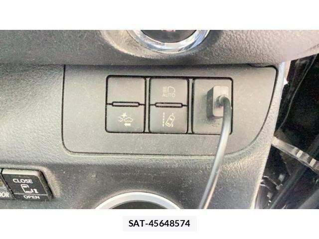 Toyota SIENTA 2017-11 7879419-15