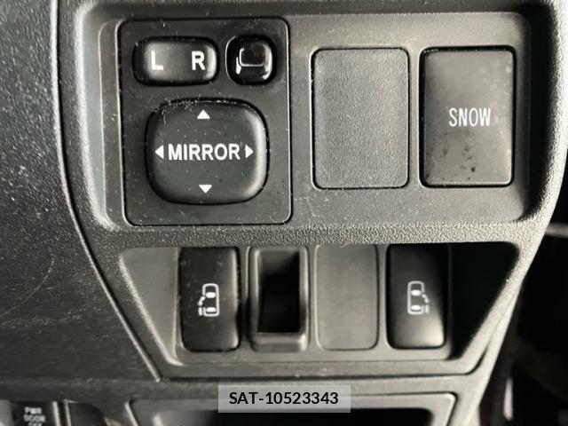 Toyota SIENTA 2011-09 7879438-9