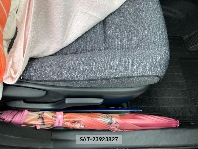 Toyota SIENTA 2023-01 7879406-12