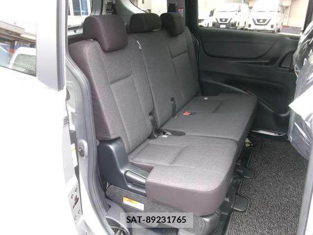Toyota SIENTA 2022-03 7903386-11