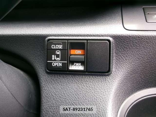Toyota SIENTA 2022-03 7903386-17