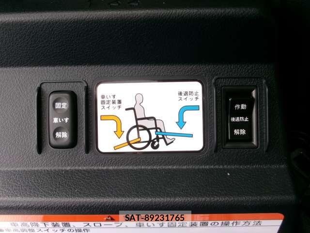 Toyota SIENTA 2022-03 7903386-6