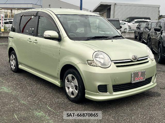 Toyota SIENTA 2009-11 7903393-0