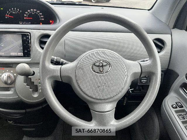 Toyota SIENTA 2009-11 7903393-13