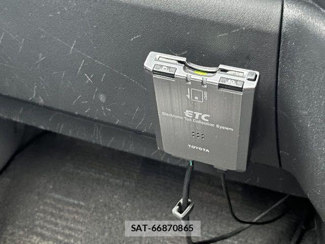 Toyota SIENTA 2009-11 7903393-15