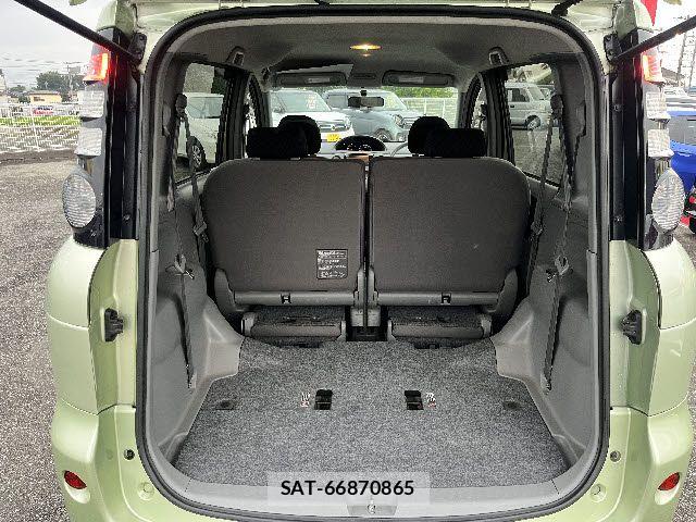 Toyota SIENTA 2009-11 7903393-21