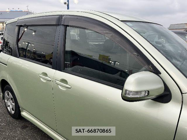 Toyota SIENTA 2009-11 7903393-24