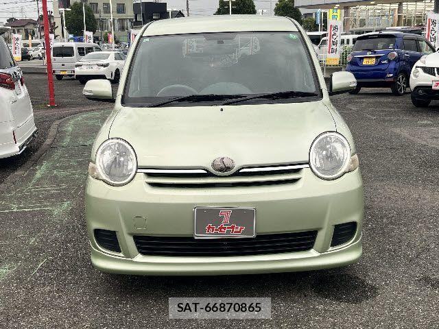 Toyota SIENTA 2009-11 7903393-5