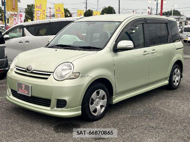 Toyota SIENTA 2009-11 7903393-6