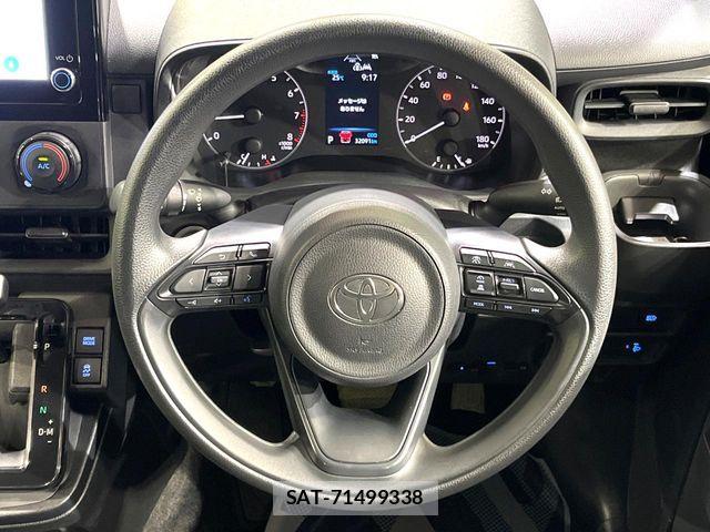 Toyota SIENTA 2023-12 7903381-11