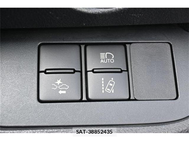 Toyota SIENTA 2016-03 7903390-11