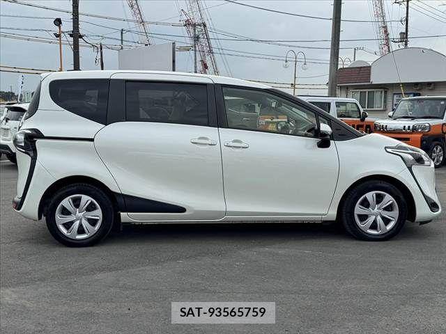 Toyota SIENTA 2019-08 7903387-11