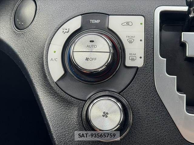 Toyota SIENTA 2019-08 7903387-3
