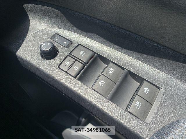 Toyota SIENTA 2017-10 7903389-12