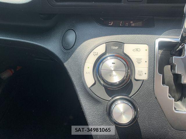 Toyota SIENTA 2017-10 7903389-24