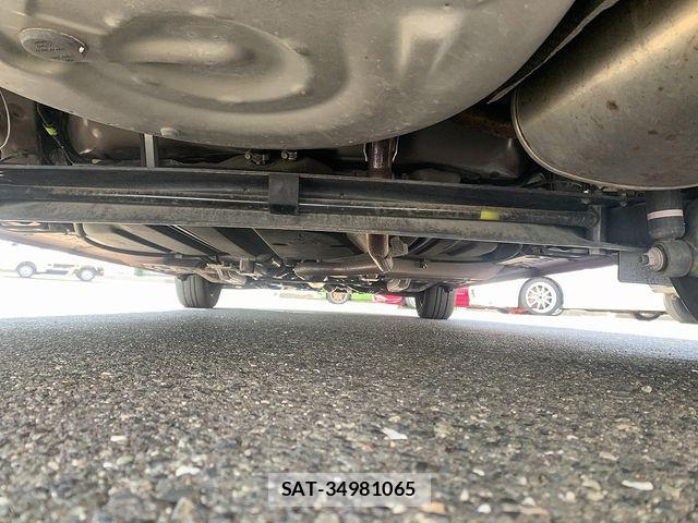 Toyota SIENTA 2017-10 7903389-28