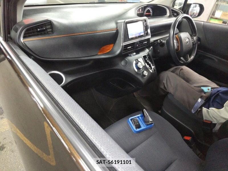 Toyota SIENTA 2015-10 7889158-4