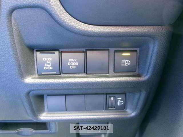 Toyota SIENTA 2024-10 7903380-17