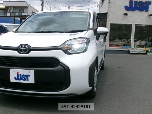 Toyota SIENTA 2024-10 7903380-23