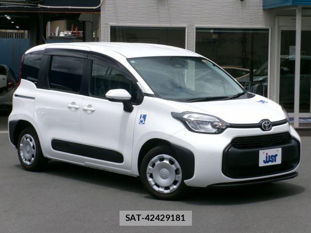 Toyota SIENTA 2024-10 7903380-2