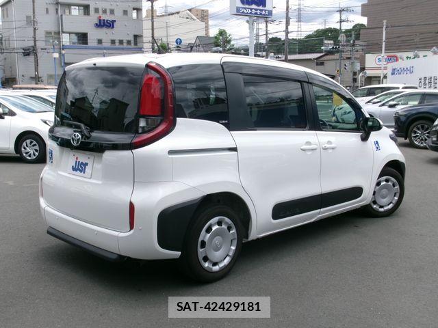 Toyota SIENTA 2024-10 7903380-3