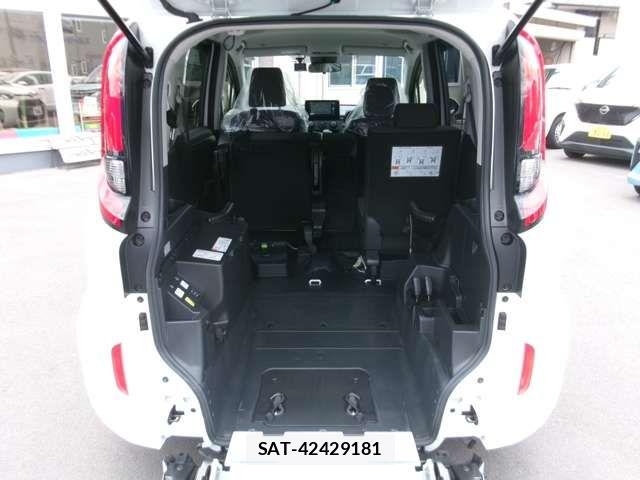 Toyota SIENTA 2024-10 7903380-7