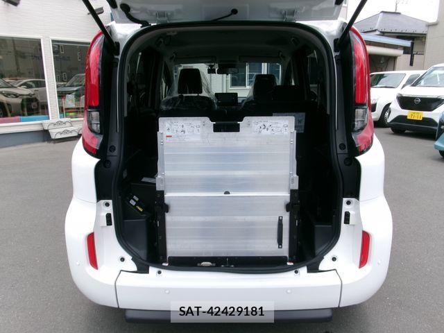 Toyota SIENTA 2024-10 7903380-8