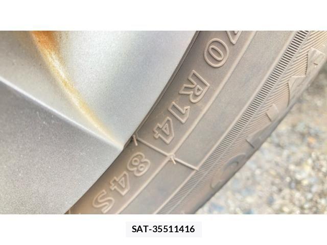 Toyota SIENTA 2012-07 7963769-6
