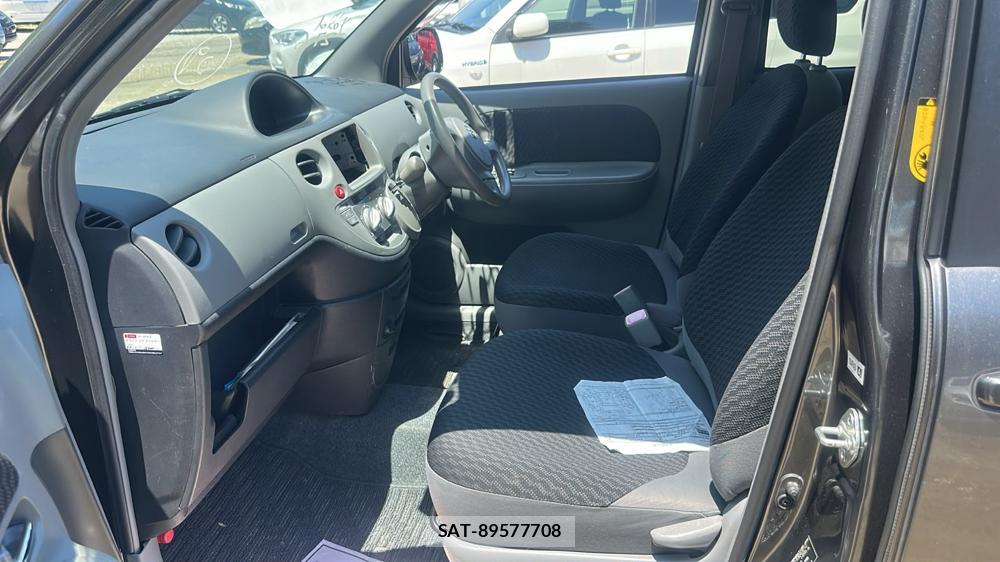 Toyota SIENTA 2010-01 7633715-10