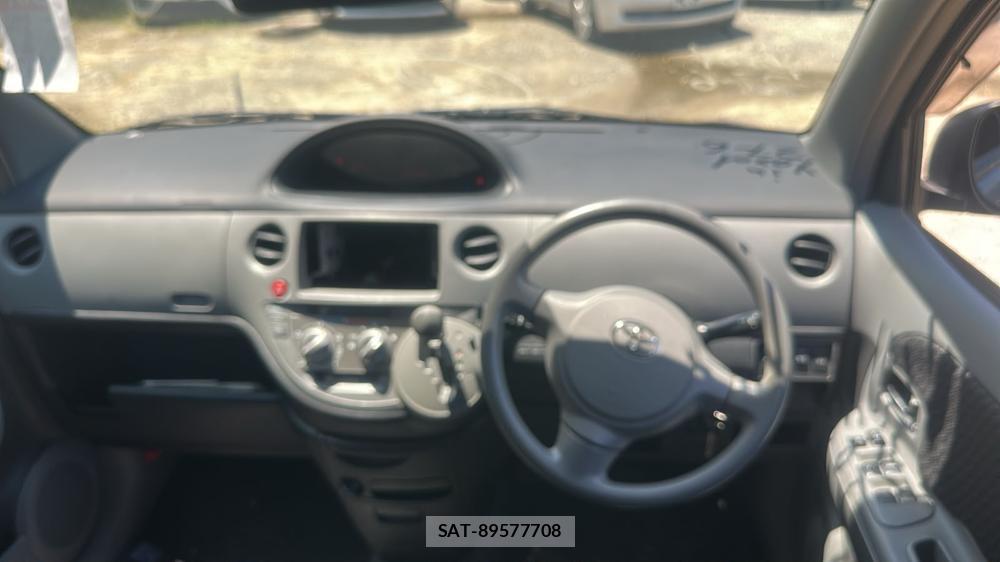 Toyota SIENTA 2010-01 7633715-12