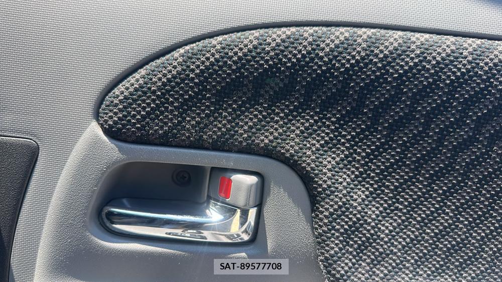 Toyota SIENTA 2010-01 7633715-19