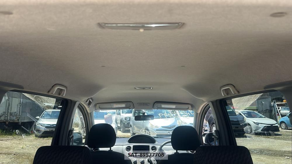 Toyota SIENTA 2010-01 7633715-22