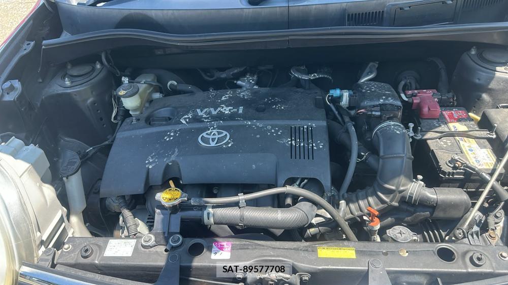 Toyota SIENTA 2010-01 7633715-35