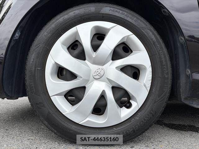 Toyota SIENTA 2017-09 7963756-15