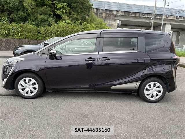 Toyota SIENTA 2017-09 7963756-22