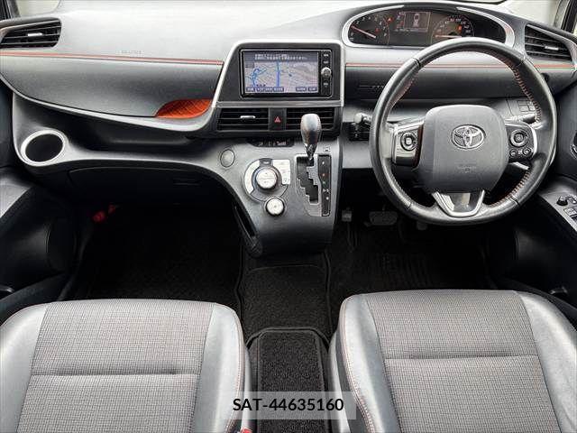 Toyota SIENTA 2017-09 7963756-2