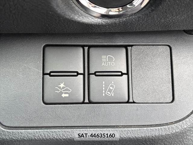 Toyota SIENTA 2017-09 7963756-7