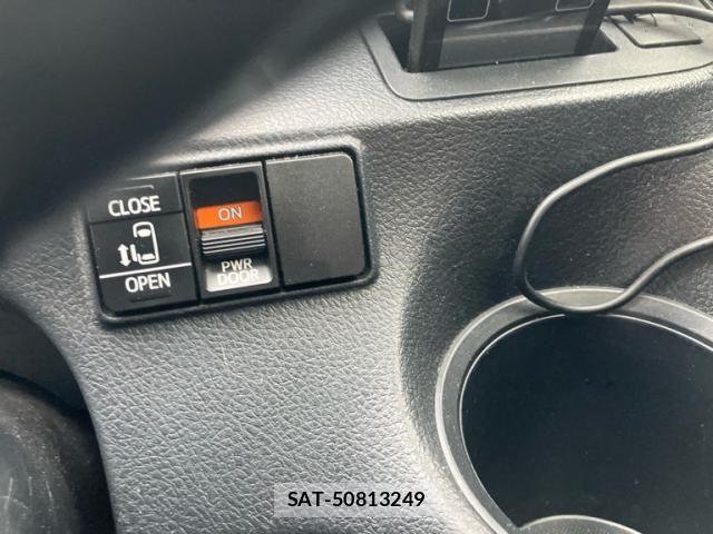Toyota SIENTA 2016-03 7963768-21